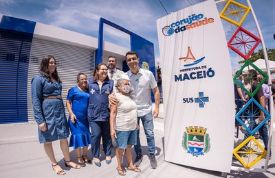 Prefeito JHC entrega UBS David Nasser totalmente reformada, em Ipioca