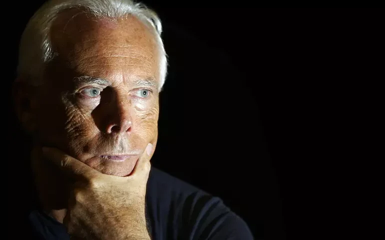 Concorrentes reconhecem elegância italiana e legado de Armani