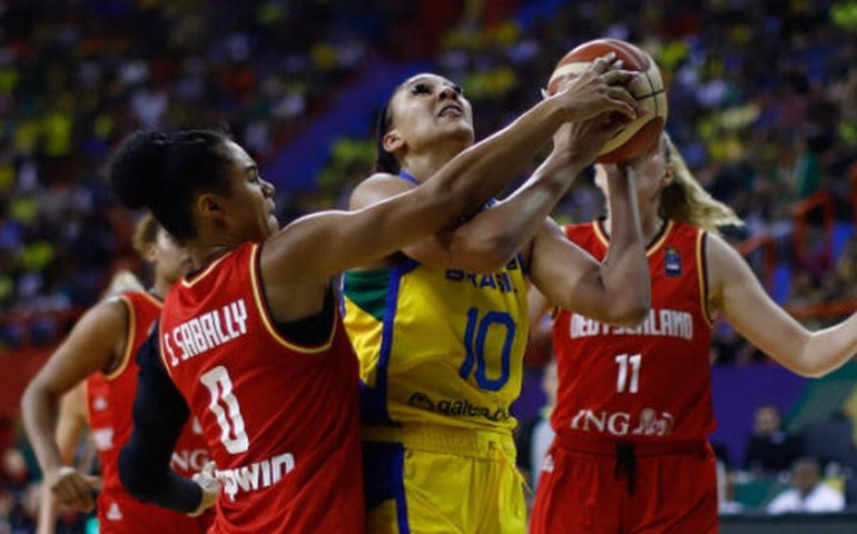 Paris 2024: seleção feminina de basquete não consegue vaga