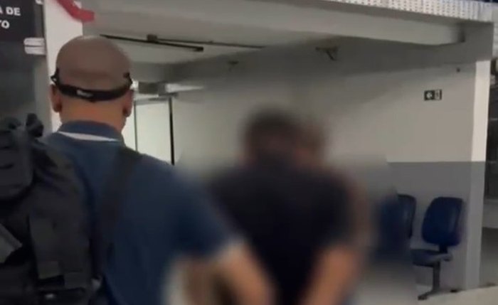 Homem acusado de assaltos com exigência de Pix é preso em Maceió Homem acusado de assaltos com exigência de Pix é preso em Maceió