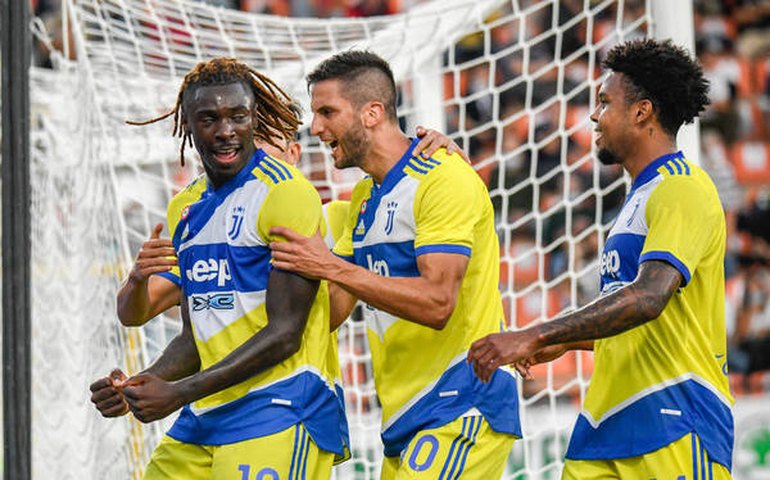 Juventus vence Sassuolo de virada e se aproxima de vaga na Liga dos Campeões