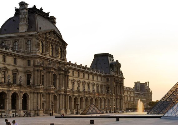 Museu do Louvre fecha ala por causa de cheia no rio Sena