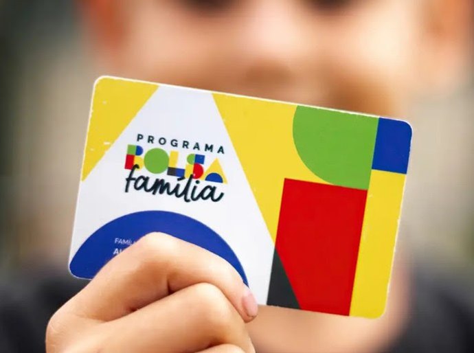 Repasses de setembro do Bolsa Família têm início nesta quarta (17) e chegam a 19 milhões de lares