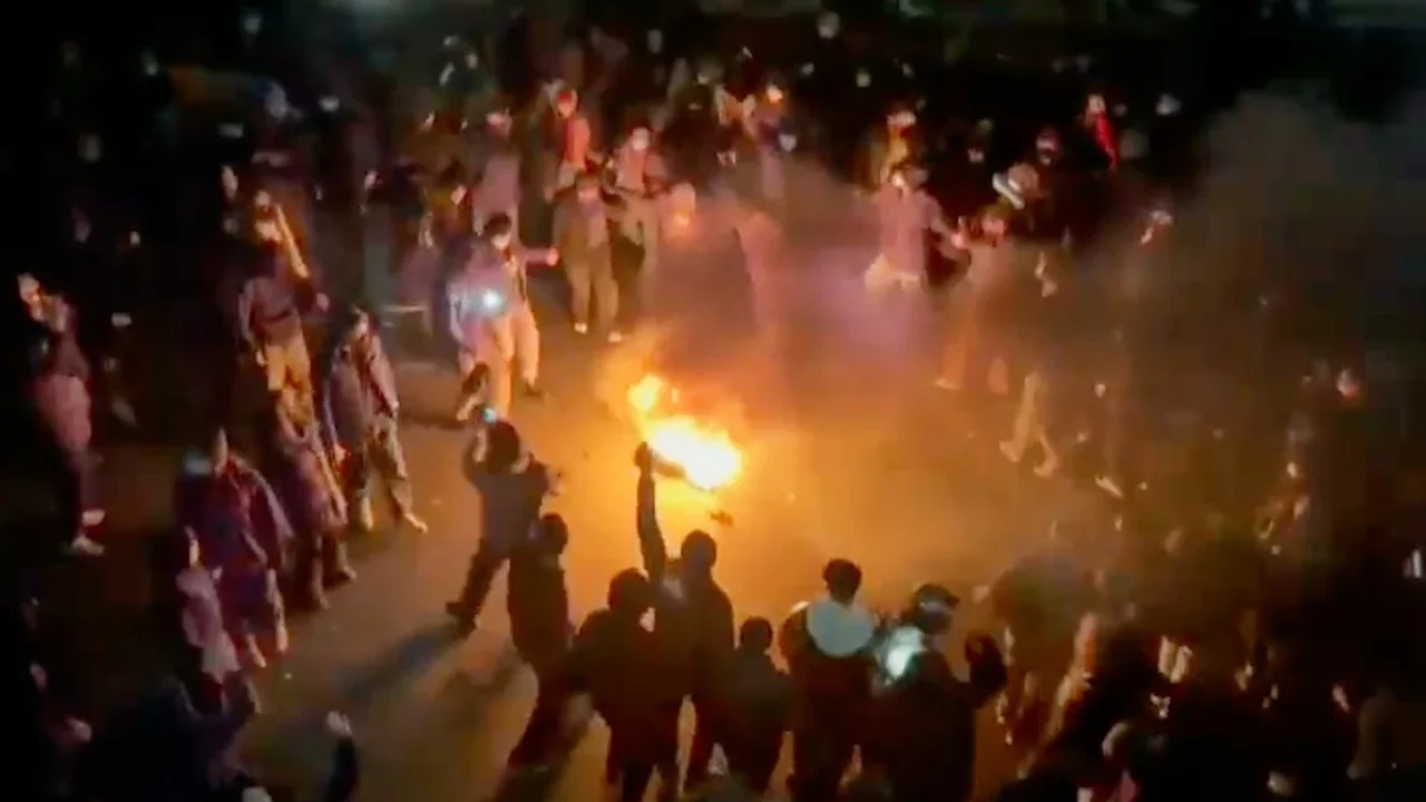 Irã adverte que terá como alvo as tropas dos EUA e Israel se a América atacar por causa de protestos