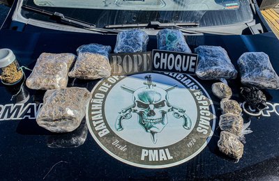 Polícia Militar apreende arma e 5 kg de drogas na capital e Região Metropolitana