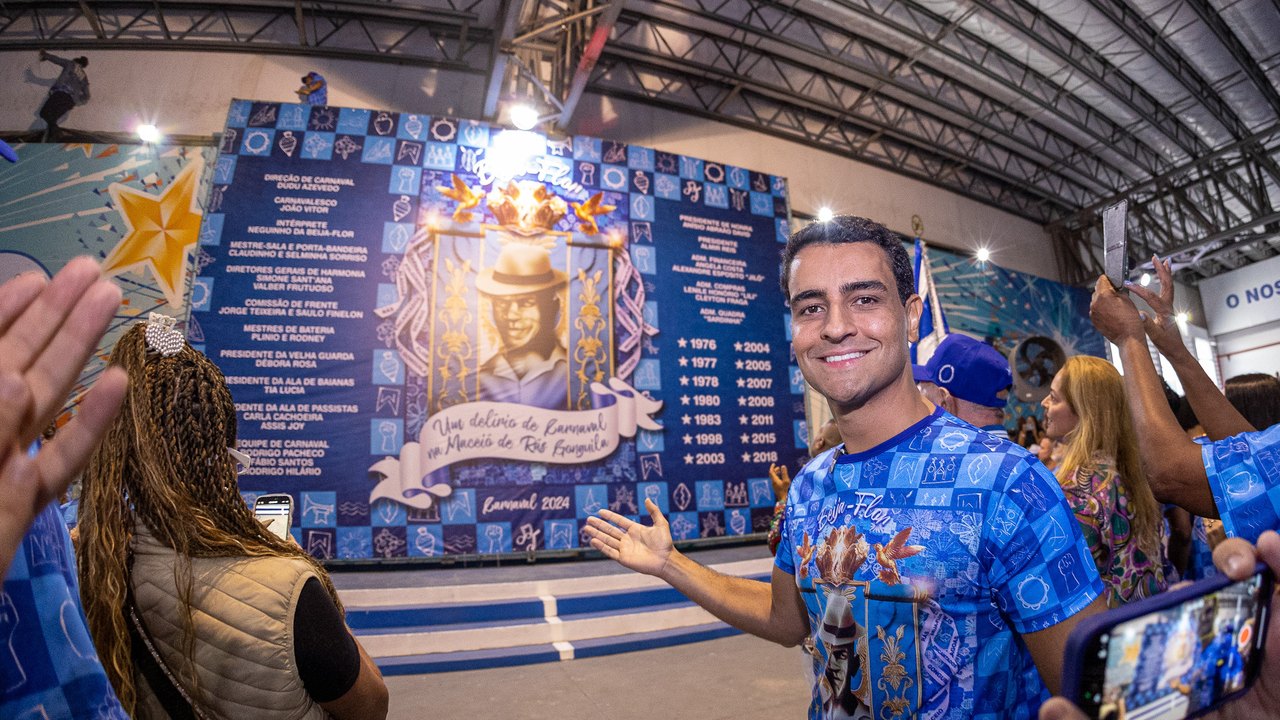 'Olha Maceió aí, gente!' Beija-Flor anuncia capital alagoana como tema do enredo para 2024
