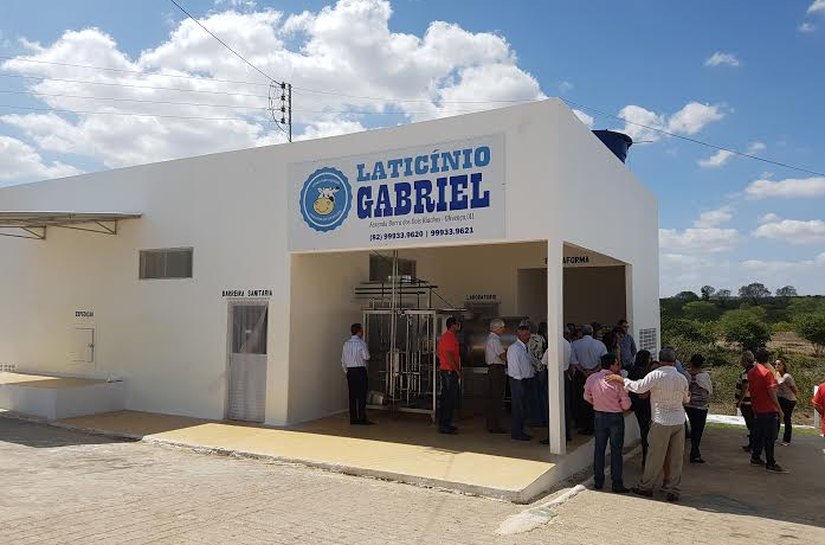 Dois novos laticínios são entregues na Bacia Leiteira alagoana