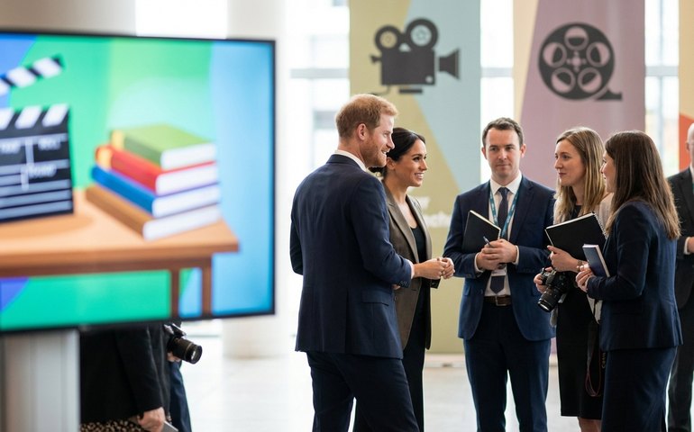 Príncipe Harry e Meghan Markle ampliam parceria com a Netflix e apostam em comédia romântica