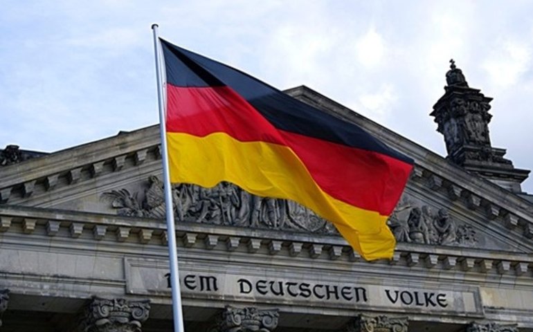 Alemanha: assessor de legislador da extrema direita é preso, suspeito de espionagem para China