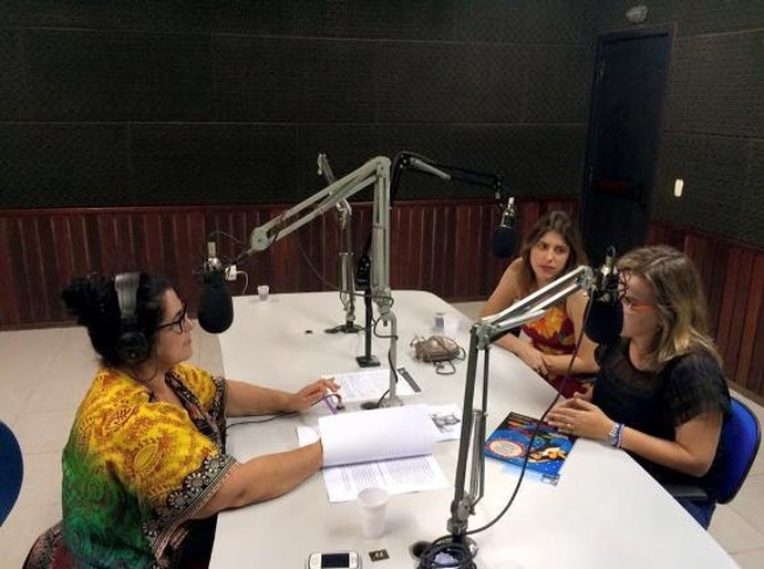 Escritora Cláudia Lins e cantora Renata Finotti são convidadas da semana