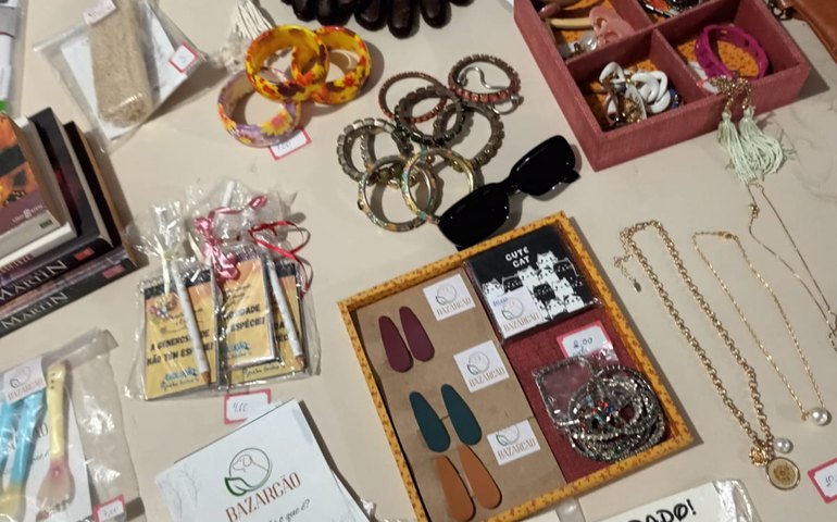 Bazarcão une moda, sustentabilidade e cuidado animal na Uesb