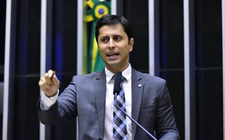 Comissão aprova projeto que dá prazo de 48 horas para a conexão de imóveis à rede de energia elétrica