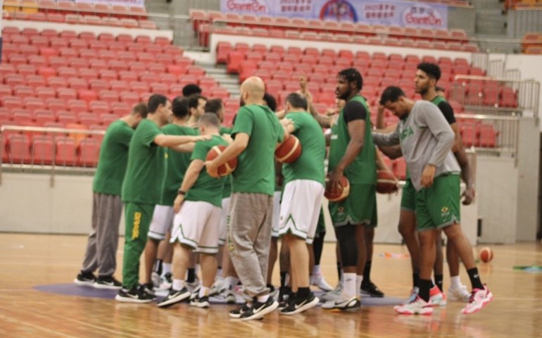 Seleção de basquete é convocada para Copa do Mundo com Raulzinho e Huertas