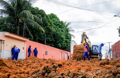 Nova Maceió segue com obras em ruas do Clima Bom