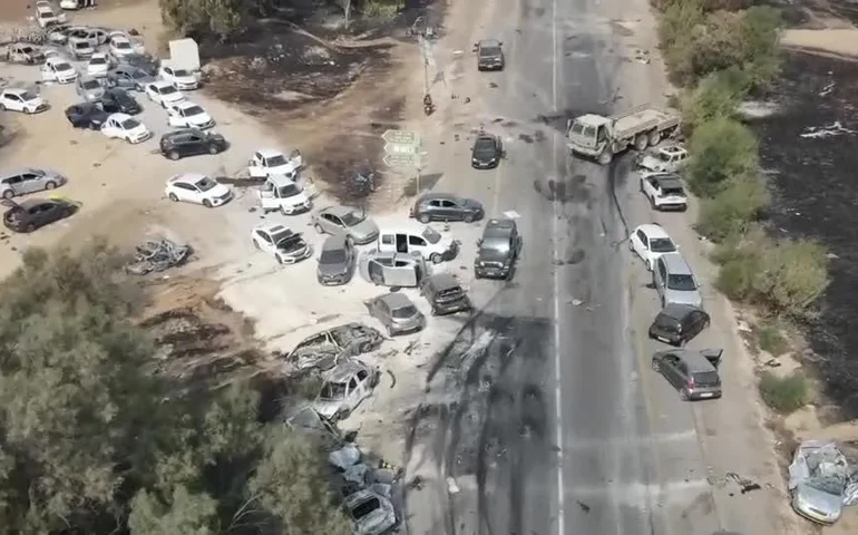 Explosão de carro em cidade israelense mata quatro pessoas, sendo três crianças, e deixa ao menos oito feridos