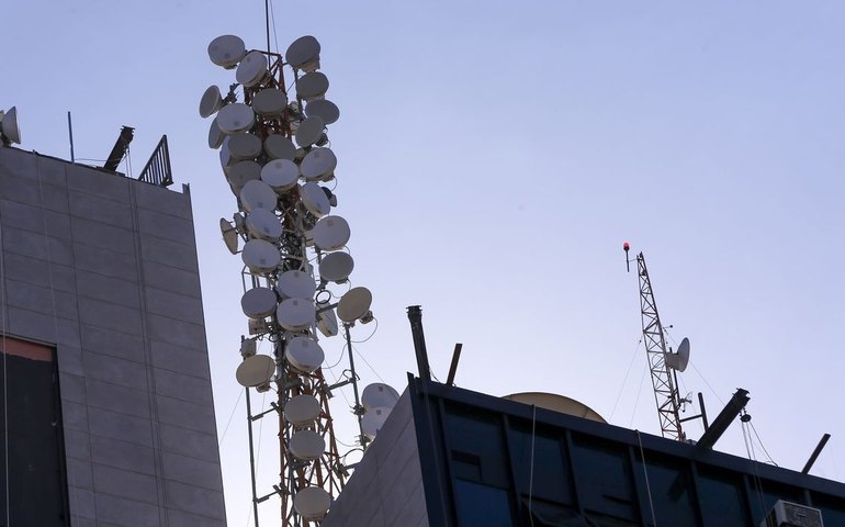 Concorrência entre telefônicas diminui em 25 anos de privatização