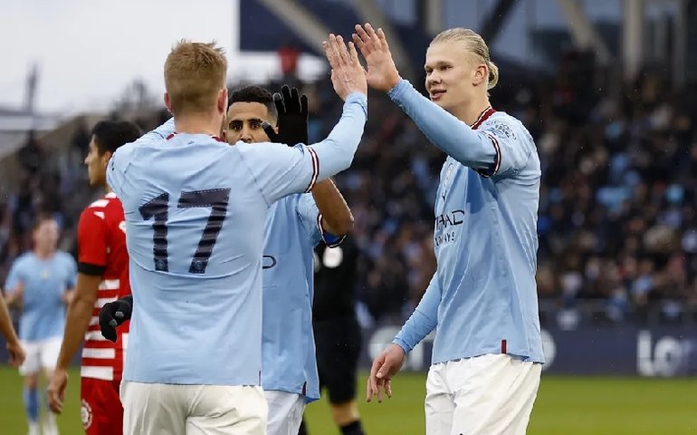 Manchester City vence Girona em amistoso com gol e assistência de De Bruyne