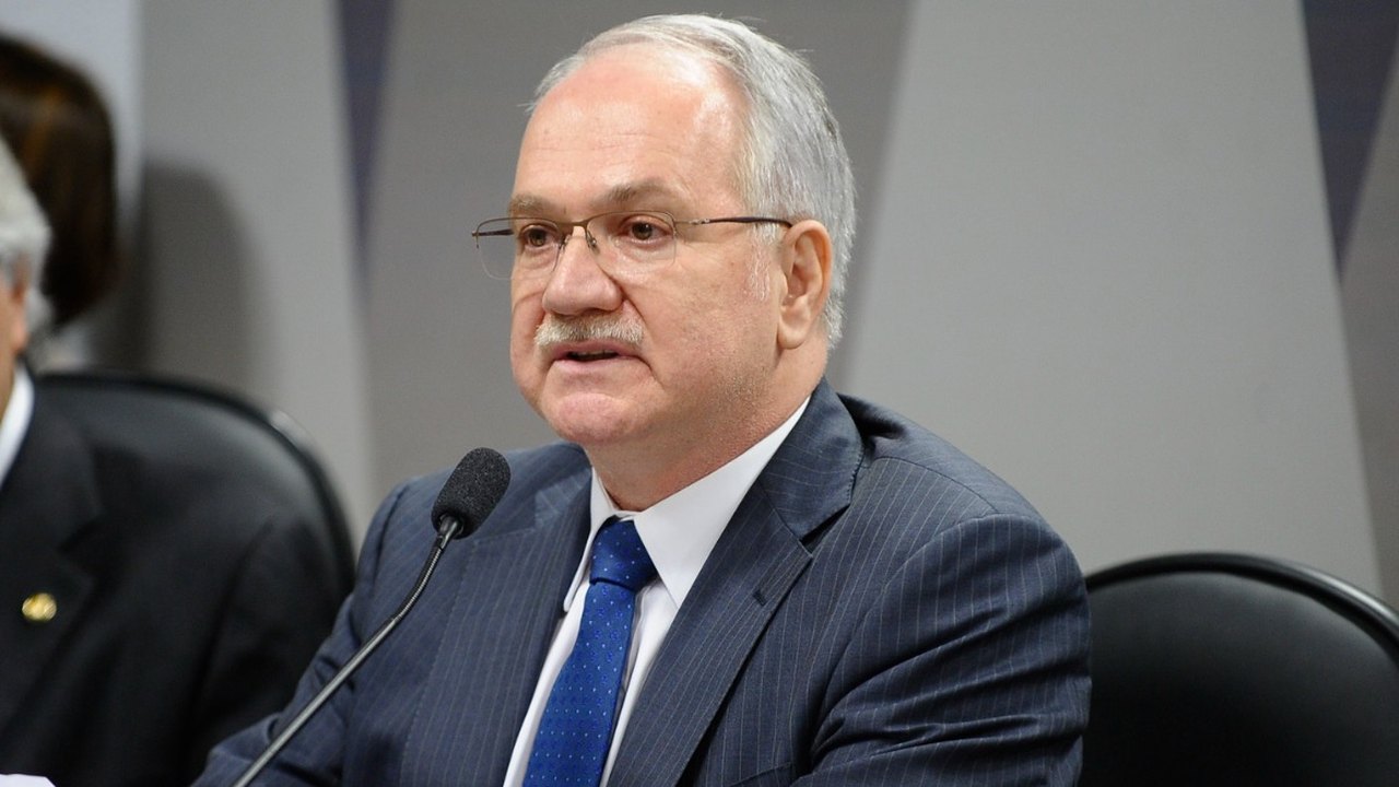 Fachin vota para tornar réus mais 200 golpistas do 8/1; placar vai a 3 a 0 em julgamento no STF