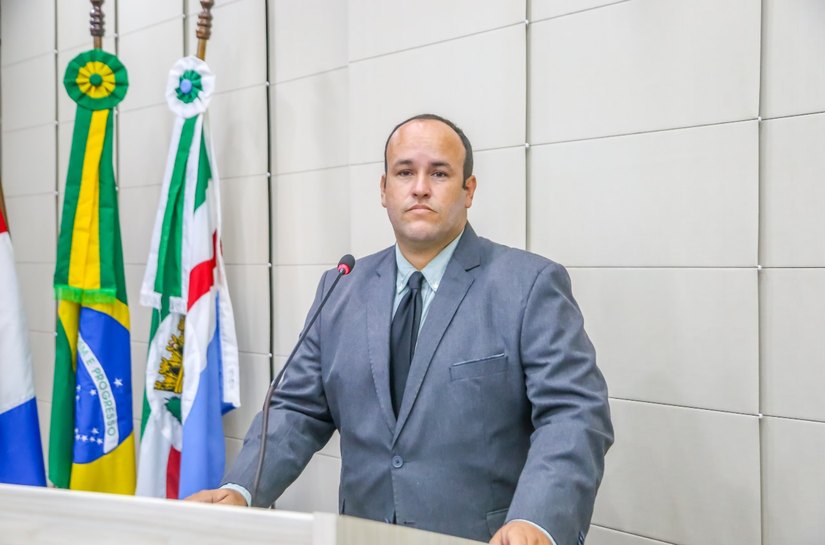 Maceió: vereador Zerisson faz alerta na tribuna da Câmara sobre a dengue em Alagoas