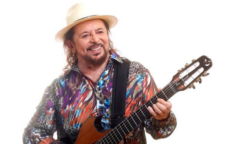Geraldo Azevedo se apresenta no Teatro Gustavo Leite com ‘Voz e Violão’