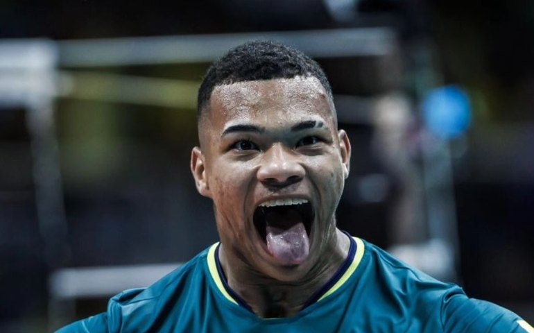 Com show de Darlan, Brasil vence Cuba de virada e se mantém vivo no Pré-olímpico de vôlei