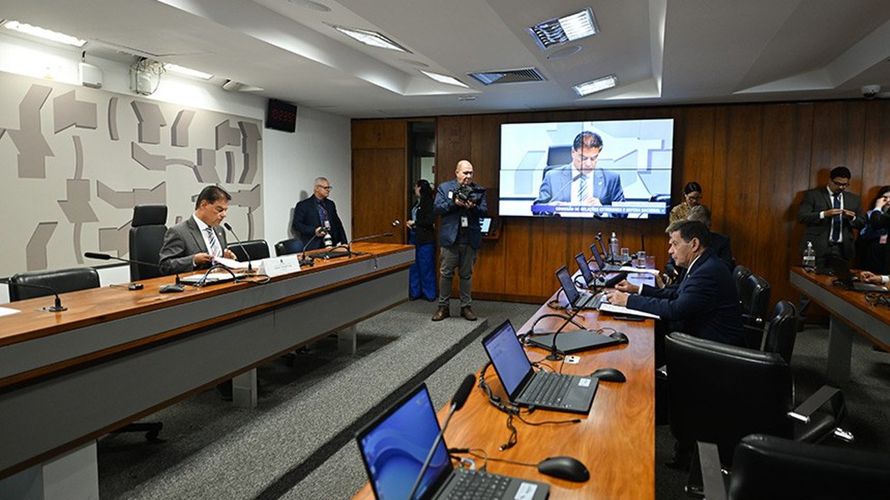 CRE sabatina indicados para embaixadas nesta quarta-feira