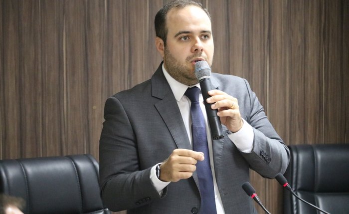 O Advogado Especialista em Direito Empresarial,  Arthur Toledo
