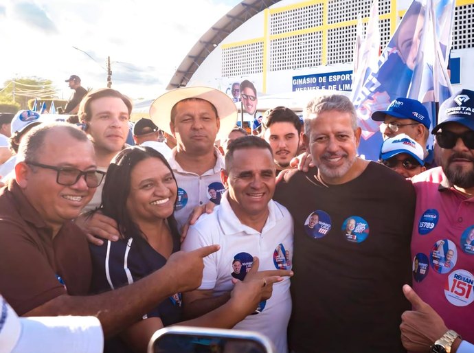 Arthur Lira avança com o apoio do povo: “Eu no Senado e JHC no Governo vamos escrever uma nova história de progresso e felicidade para o Sertão alagoano'