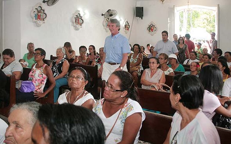 Procissão de Santo Amaro reúne milhares de fieis em Paripueira