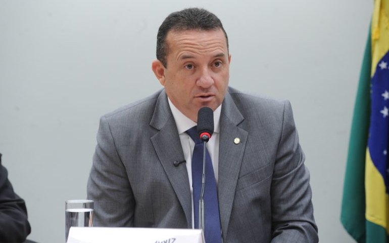 Comissão aprova projeto que obriga aplicativos de mensagens a combater clonagem de contas