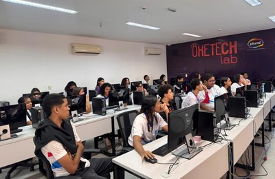 Secti promove workshop para alunos da Escola Estadual Pedro Teixeira em ação do OxeTech Itinerante