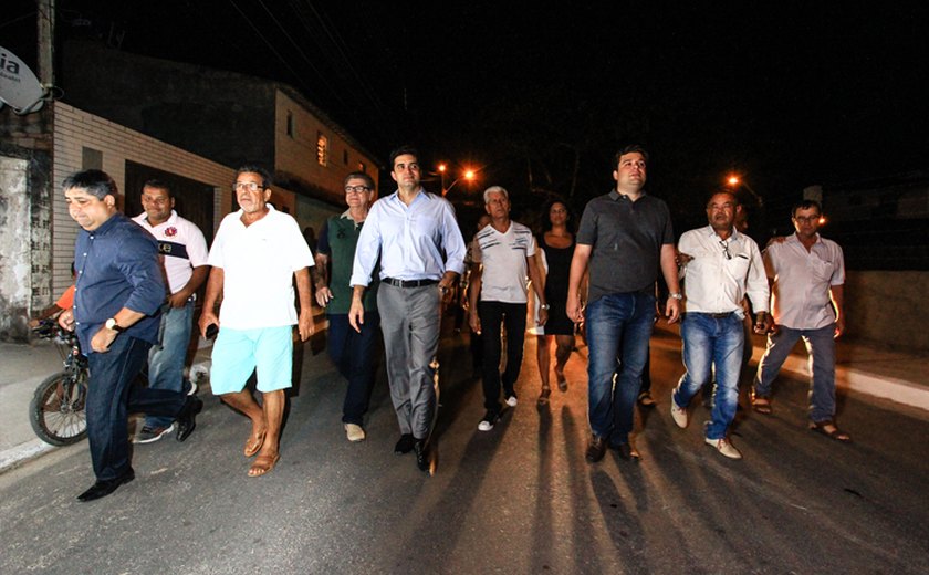 Rui Palmeira entrega mais ruas drenadas e pavimentadas na parte alta de Maceió