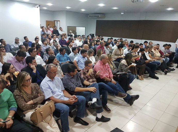 Na AMA, Renan reforça seu compromisso com a pauta municipalista