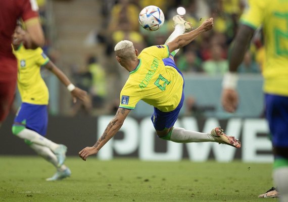 Gol de voleio de Richarlison é eleito o mais bonito da Copa do Catar