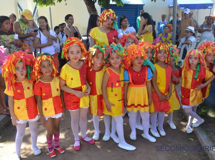 Dia Nacional do Livro Infantil é comemorado na Praça Central de Coruripe