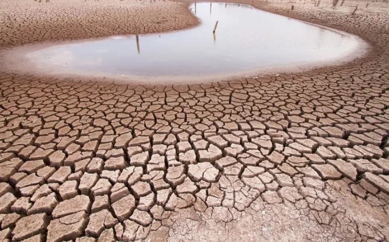 Equador declara situação de emergência no setor elétrico devido à seca no país