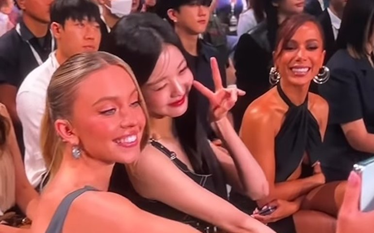 Anitta 'fica de fora' em selfie de atriz de 'Euphoria' e vídeo viraliza na internet