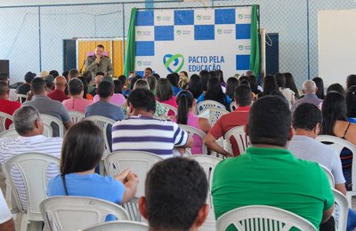 Secretaria de Educação de Coruripe promove palestra com a Polícia Militar sobre segurança escolar