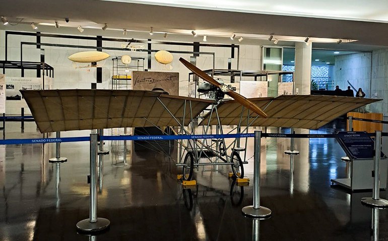 Congresso sedia exposição sobre 150 anos de Santos Dumont até 30 de julho