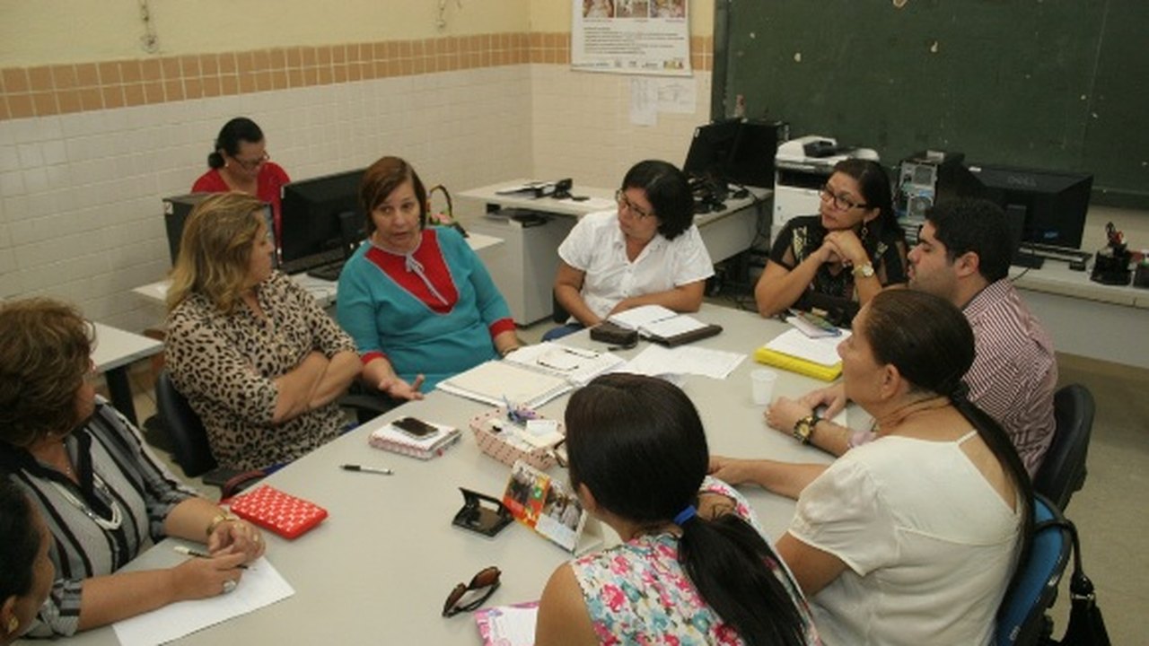 Prefeituras do Sertão debatem municipalização do ensino fundamental