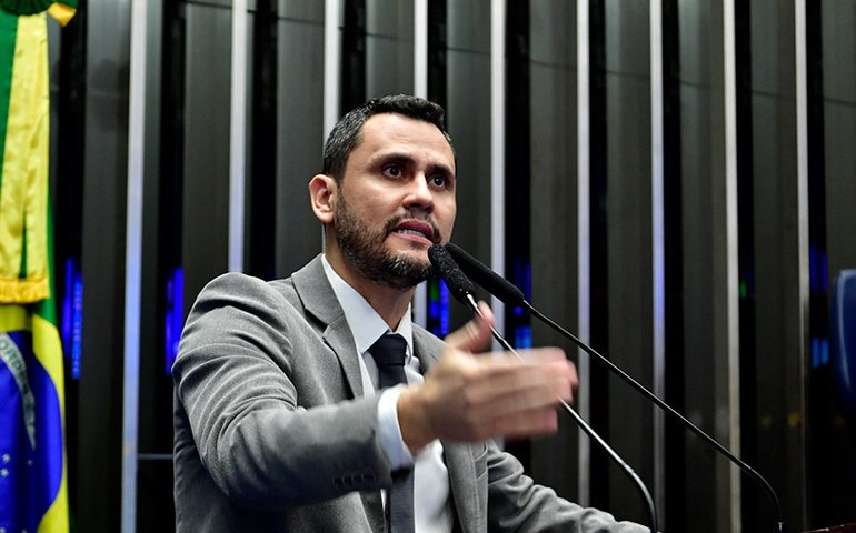 Cleitinho critica volta da contribuição assistencial a sindicatos