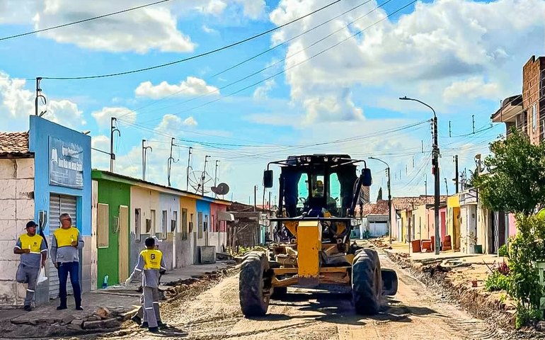 Pavimentação no bairro João Paulo II avança 3 km em Arapiraca