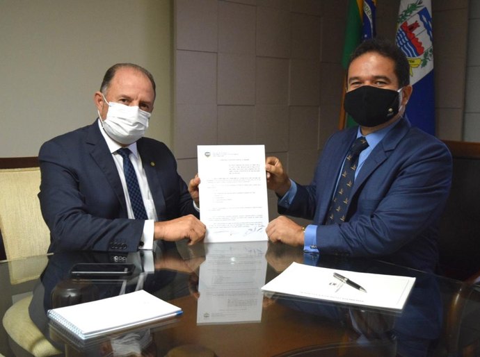 Mesa da ALE promulga PEC transformando agentes penitenciários em policiais penais