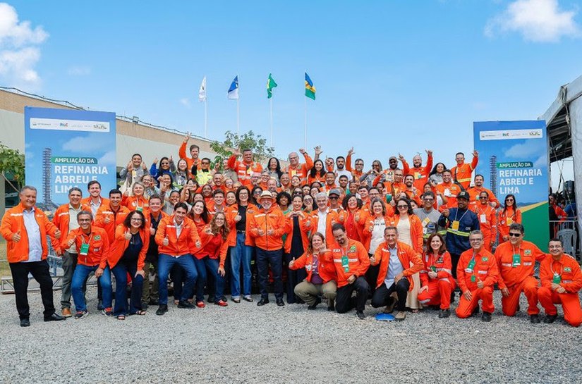 “Esse país é soberano e tem na Petrobras sua mais importante empresa', diz Lula durante anúncio de expansão da Refinaria Abreu e Lima