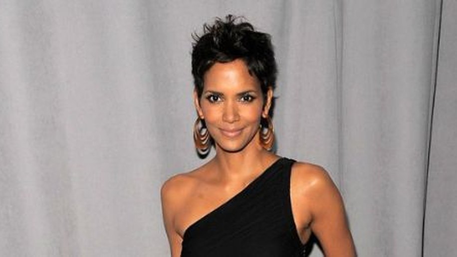 Halle Berry tem casa invadida