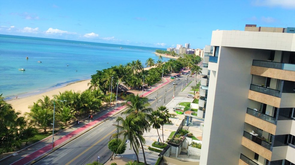 Maceió muda de fase e parte do comércio reabre