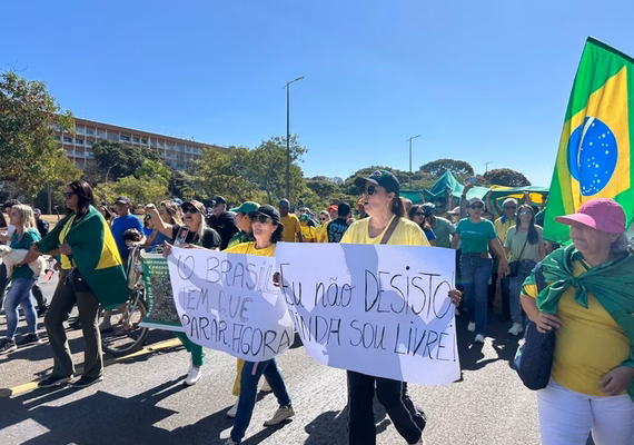 Direita faz ato em Brasília após operação da PF contra Bolsonaro