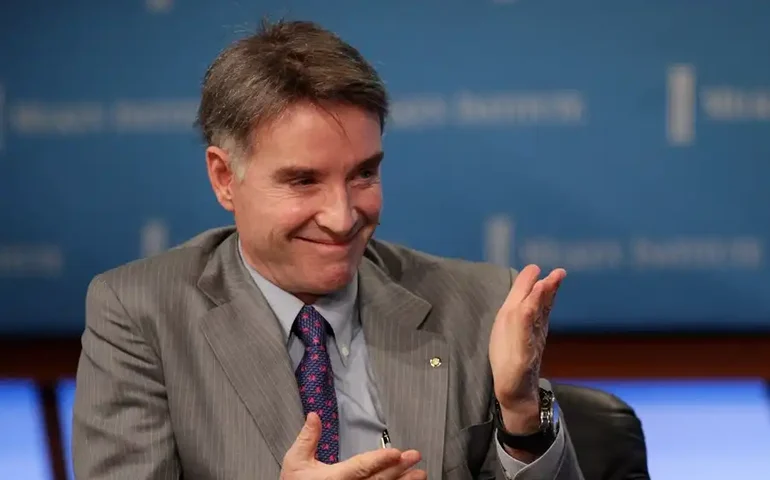 De volta à cena, Eike Batista apresenta um de seus projetos recentes: o desenvolvimento da 'cana celulose'