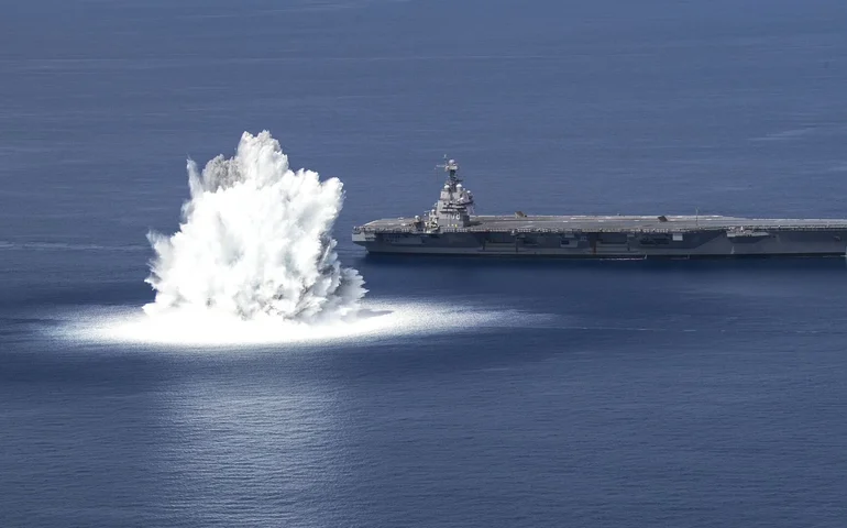 Trump envia 'armada' ao Irã e aumenta risco de confronto militar, avaliam especialistas chineses