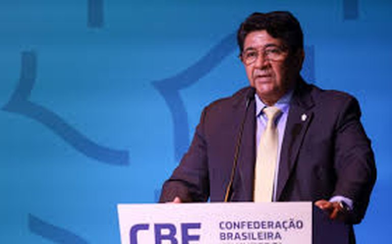 Comissão do Senado aprova convite a presidente da CBF para explicar 'relação' com Gilmar Mendes